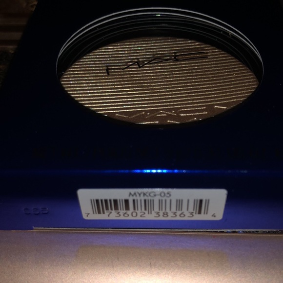 MAC powder Extra Dimension Skinfinish NEW - Picture 6 of 12